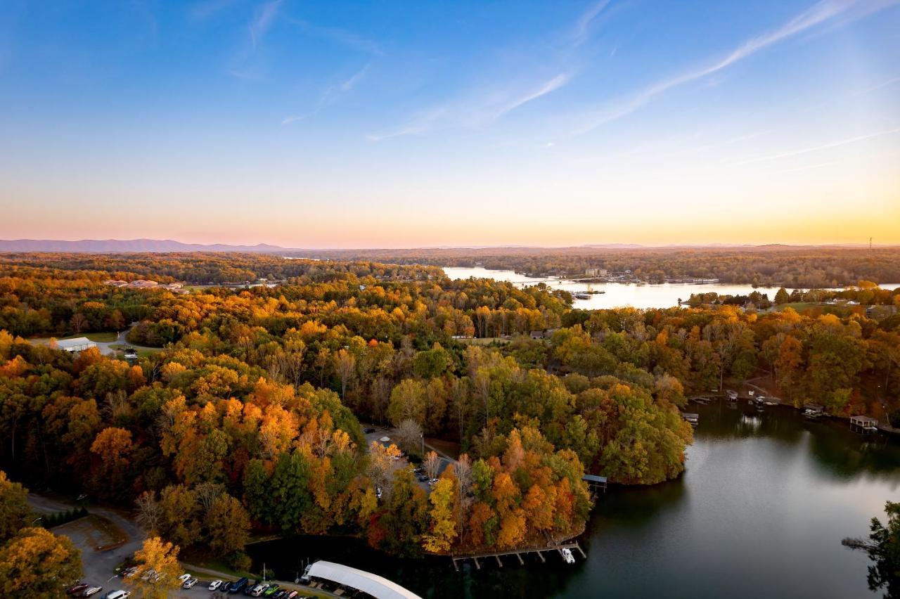 Halesford Harbour Resort - Smith Mountain Lake Moneta Екстер'єр фото