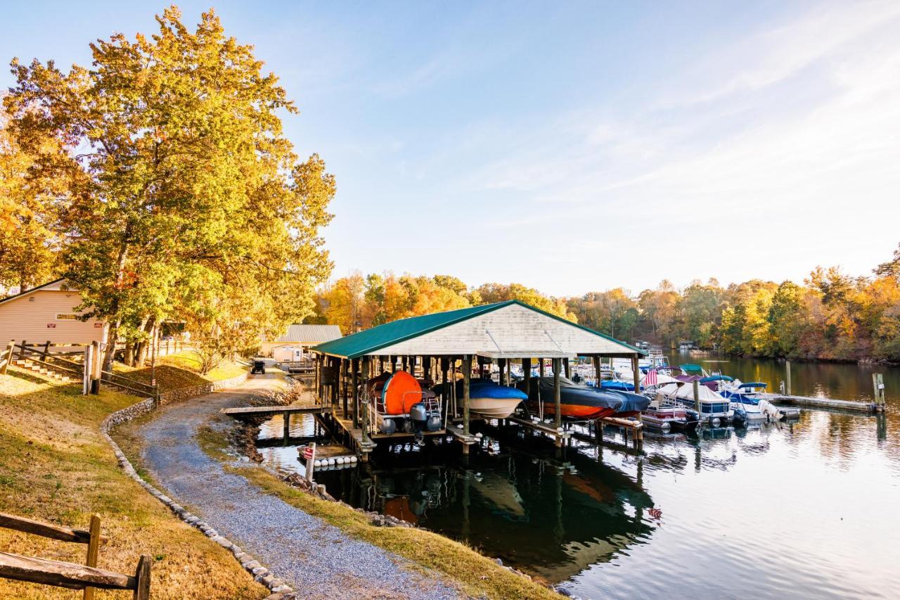 Halesford Harbour Resort - Smith Mountain Lake Moneta Екстер'єр фото