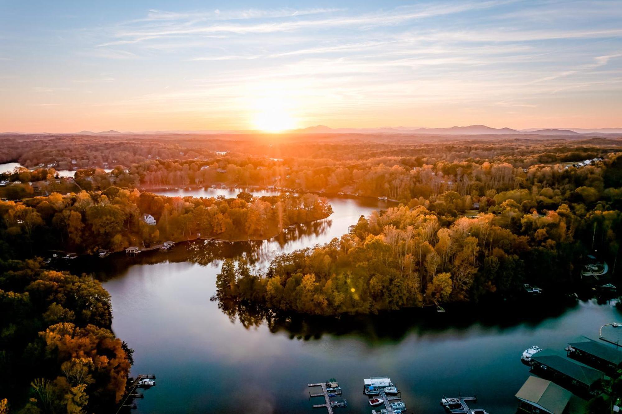Halesford Harbour Resort - Smith Mountain Lake Moneta Екстер'єр фото