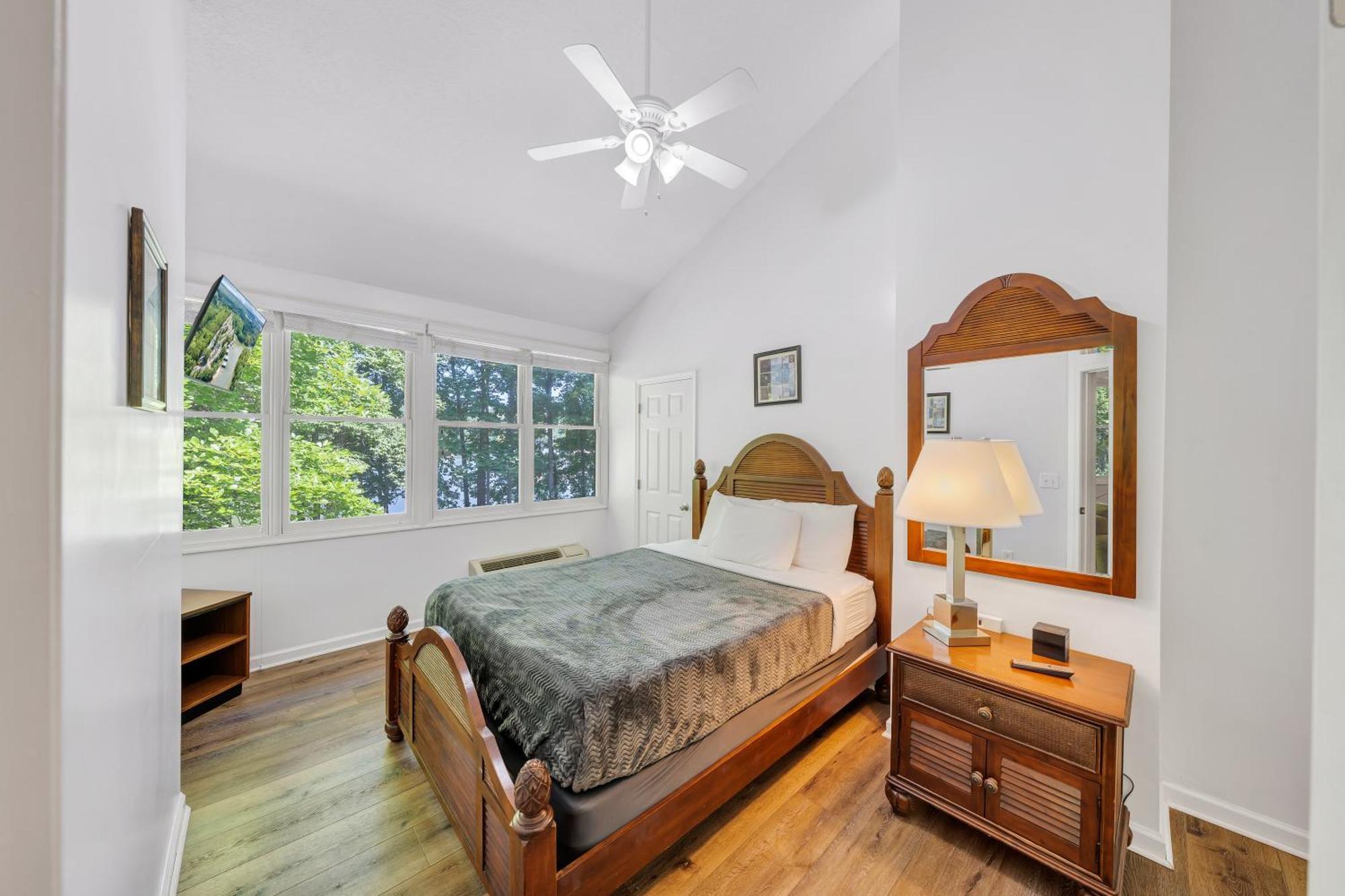 Halesford Harbour Resort - Smith Mountain Lake Moneta Екстер'єр фото